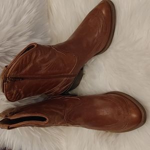 Roy Coconut Western Booties